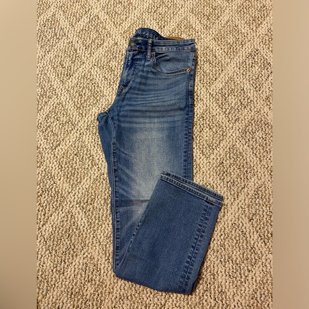 Men’s American Eagle medium wash airflex+ jeans